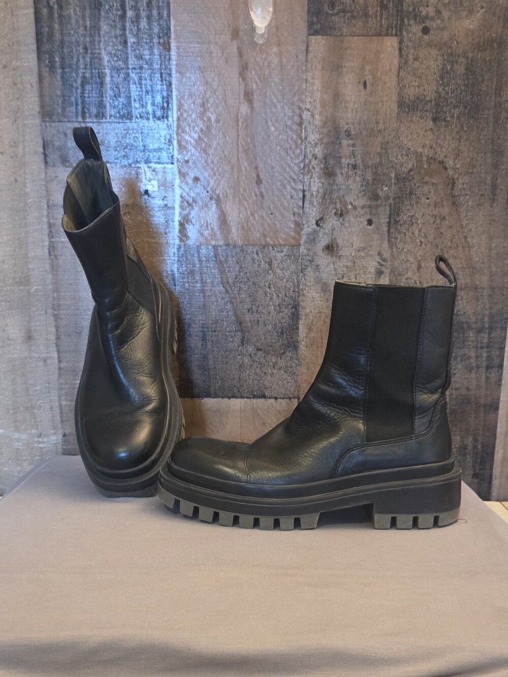 Zara Leather Lug Sole Pull On Boots  Women’s 36